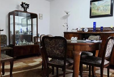 Apartament cu 3 camere decomandat în Drumul Taberei