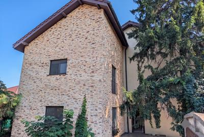 Casă individuală cu 5 camere în Tunari