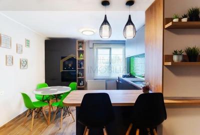 Apartament cu 3 camere semidecomandat, mobilat în Central