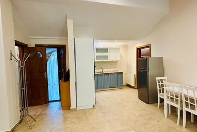 Apartament 4 camere de închiriat – zona Trocadero, str. Poporului - 12