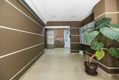 Apartament 3 camere | 75 mp | 2 băi | parcare + boxă | Tractorul - 26