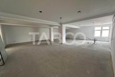 Spatiu comercial cu vitrina pe 3 niveluri cu suprafata utila de 915mp - 4