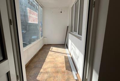 Centru apartament cu 4 camere si garaj proprietate - 3