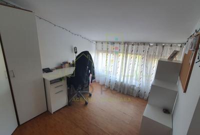 Apartament pe doua nivele cu scara interioara - 11