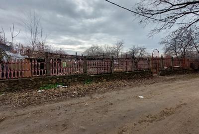 Teren Construcții intravilan de 2300 mp, în Kamsas