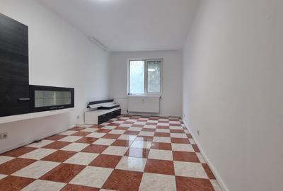 Apartament cu 4 camere decomandat, mobilat în Lujerului