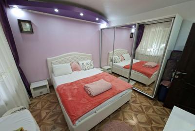 Apartament cu 2 camere decomandat în Podu Roș