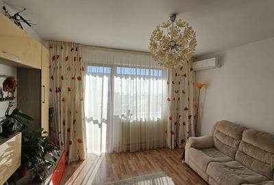 Apartament cu 3 camere decomandat în Tractorul