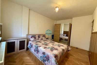 Apartament tip penthouse cu 5 camere de inchiriat, zona Poli 2 - 3