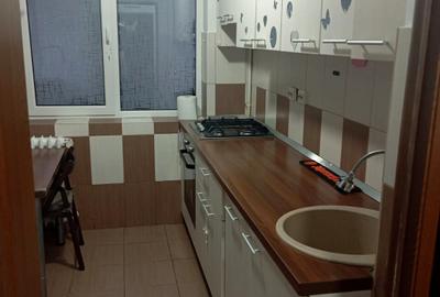 Apartament cu 2 camere semidecomandat, mobilat în Alexandru Obregia