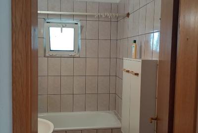 Apartament cu 5 camere decomandat în Universitate