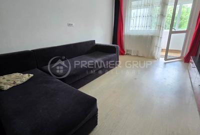 Apartament cu 4 camere decomandat în Nicolina