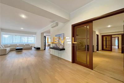 Apartament cu 4 camere decomandat, mobilat în Herăstrău