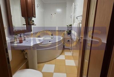VANZARE 4 CAMERE DECOMANDAT PARCARE CALEA  VITAN - 15