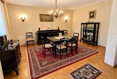Apartament cu 3 camere decomandat, mobilat în Sub Arini