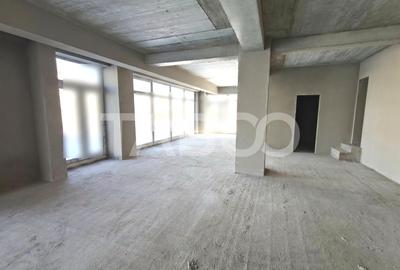 Spatiu comercial 84 mp cu vitrina si 4 locuri de parcare de inchiriat - 1