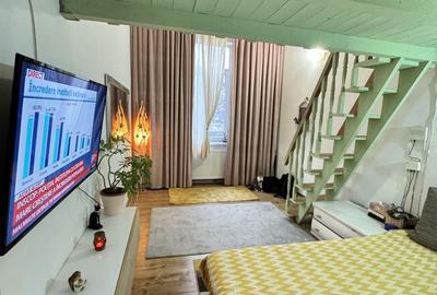 Apartament cu 4 camere semidecomandat în Central