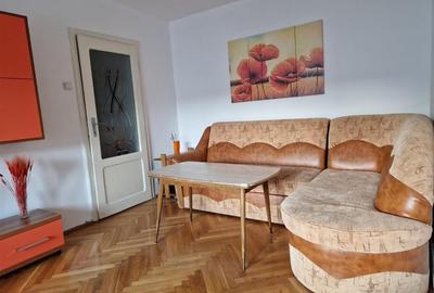 Apartament cu 3 camere decomandat în Astra
