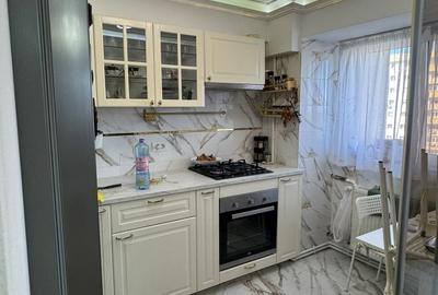 Apartament cu 3 camere decomandat în Bucur Obor