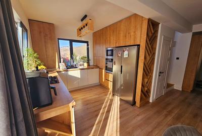 Duplex cu 4 camere în Dâmbul Rotund