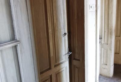 2 apartamente de vanzare in vila - 4
