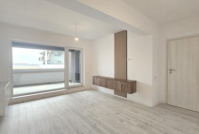 Apartament cu 2 camere decomandat în Tractorul