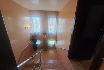 Casa individuala cu piscina. P+1+M. zona foarte buna - 21