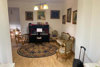 Resedinta deosebita,constr 2012,parc Carol 10min,7 camere,7 bai,2 locuri parcare - 4
