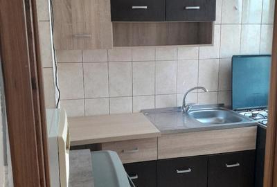Vatra Luminoasa-Maior Coravu, garsoniera ,etaj 7/10 - 5