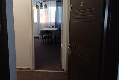 Apartament cu 3 camere semidecomandat, mobilat în Drumul Taberei