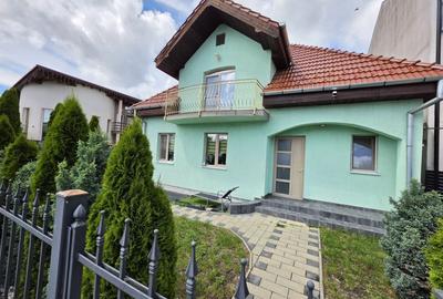 Casă individuală cu 5 camere în Șelimbăr