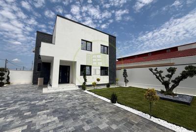 Casă individuală cu 4 camere în Romanești
