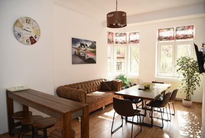 Apartament cu 4 camere decomandat, mobilat în Centrul Istoric