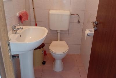 Inchiriez 3 camere uta ared - 3