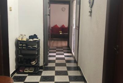 Apartament cu 4 camere nedecomandat, mobilat în Brâncoveanu