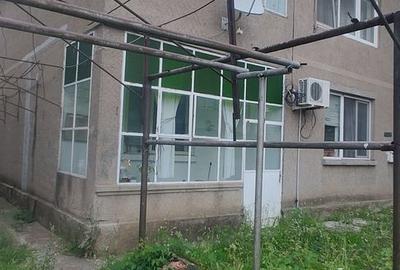 Casă cu 8 camere în Faleza Nord