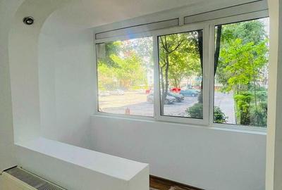 Apartament 4 camere,renovat, spatios ,vis. a vis de parc - 1