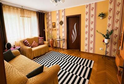 Vanzare apartament 3 camere - Podu Ros - bulevard etaj 2 - 3
