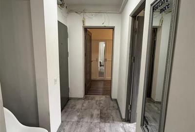 Apartament 3 camere semidecomandat, Podu Ros - Etaj 2 - 4