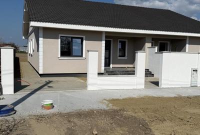 Duplex cu 3 camere în Beregsău Mare