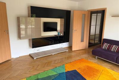 Apartament cu 3 camere semidecomandat în Complex Studențesc