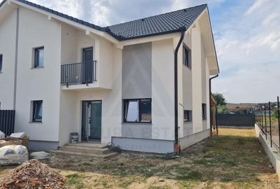 Duplex cu 3 camere în Șura Mare
