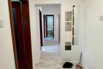 Apartament 3 camere, decomandat, zonă ultracentrală, bloc Mobilux, etaj 1 - 4
