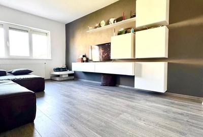 Apartament cu 3 camere decomandat în Girocului