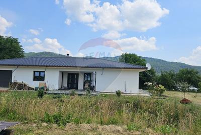 Casă / Vilă cu 5 camere de vânzare - 55