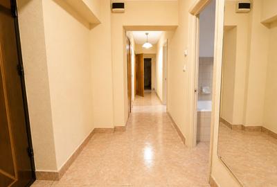 Apartament cu 3 camere decomandat în Unirii