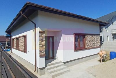 Casă nouă Săbăreni, terasă, piscină, foișor, barbeque, curte 440 mp - 3