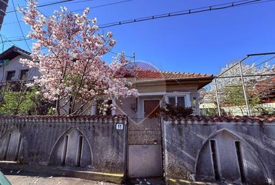 Casă cu 4 camere în Păcii