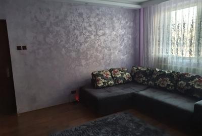 Apartament cu 3 camere decomandat, mobilat în Tomis Nord