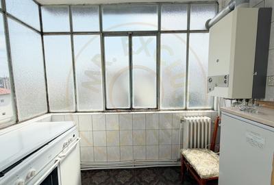 Apartament cu 3 camere decomandat + mansarda - 11